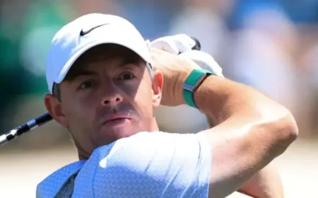 Lowry in late Masters start as McIlroy continues defence