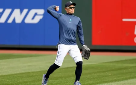 Ichiro Statue Breaks During Mariners’ Unveiling at T-Mobile Park