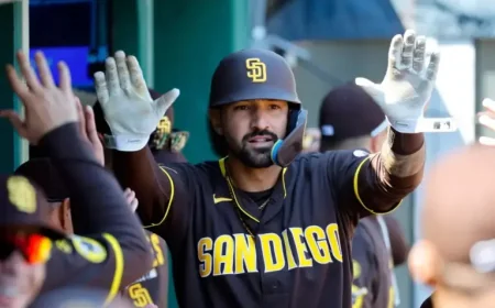 Gavin Sheets: Padres take series in Pittsburgh as playoff race tightens