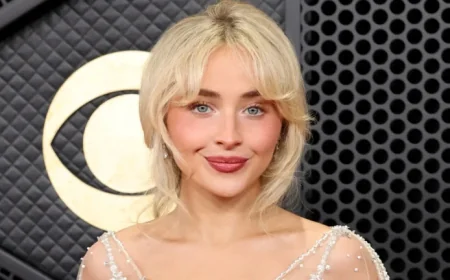 Sabrina Carpenter Shines at Coachella 2026 with Hollywood Guests