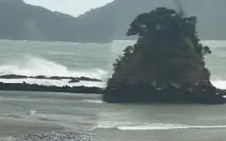 Flood fears rise as Cyclone Vaianu forces thousands to evacuate in New Zealand