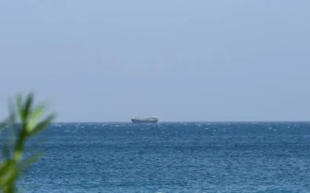 Destroyer Transit Claims Put Strait of Hormuz at the Center of a 3-Way Standoff