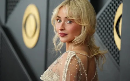 Sabrina Carpenter Sparks Debate with Response to Fan at Coachella Set