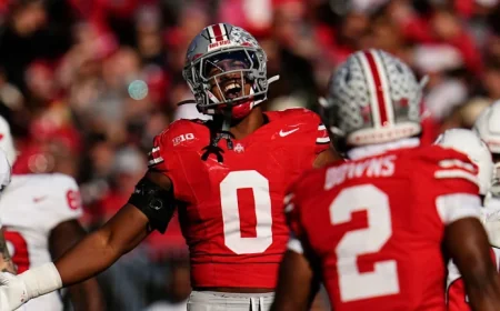 2026 NFL Mock Draft: Dolphins, Bengals Trade Up in Dexter Lawrence Deal