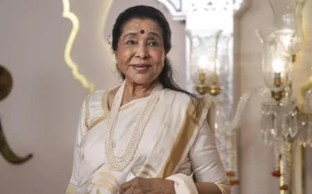 Asha Bhosle Hospitalized with Chest Infection, Confirms Granddaughter