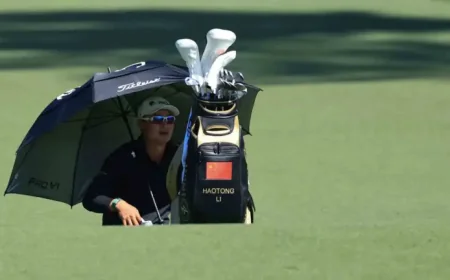 Haotong Li fights through illness to move into Masters contention