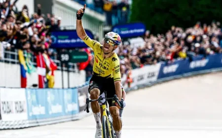 Mathieu Van Der Poel and the 2-Minute Collapse That Changed Paris-Roubaix