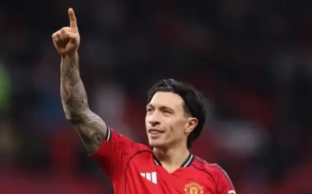 Lisandro Martinez boosts Manchester United with 3 key signs before Leeds