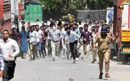 Whatsapp and Noida’s Wage Protest: 3 Questions Behind the Violence and Arrests