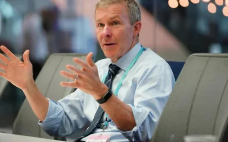 United CEO Considers Merger with American Airlines, Sources Reveal