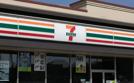 7-Eleven to Close 645 North American Stores in 2023
