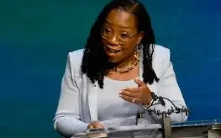 Ketanji Brown Jackson condemns conservative justices’ pro-Trump orders in a sharp rebuke of emergency power