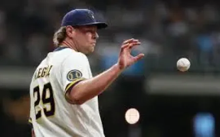 Abner Uribe: Murphy weighs changes after fans boo closer in Brewers loss