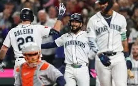 Andrés Muñoz and the Mariners’ late shift after the 8-7 win over the Astros