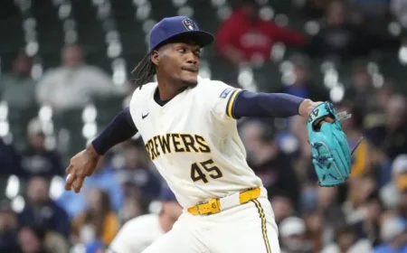 Brewers Trust Uribe as Jansen Rises to Third in All-Time Saves