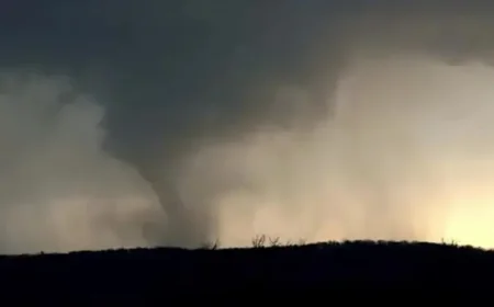 Nws Radar Flags a Level 4 Storm Threat as 50 Million Brace for 1,500-Mile Outbreak