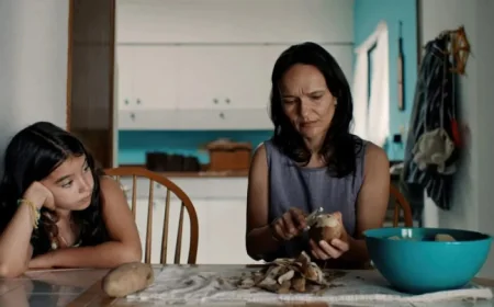 Masterful ‘Blue Heron’ Transforms Cinema into a Séance Experience