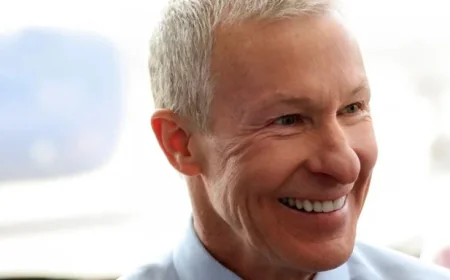 United CEO Seeks to Acquire American Airlines, Former Ally Now Top Boss