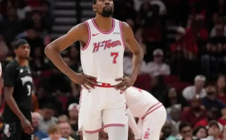 Playoffs De La Nba: Lakers open with 107-98 win as Luke Kennard steps up