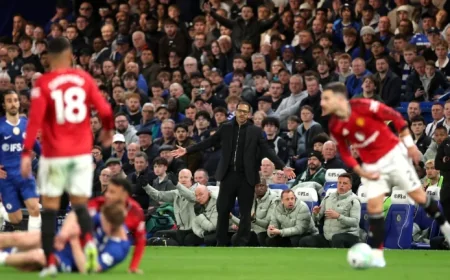 Chelsea Manager Rosenior Reacts to Costly Loss Against Manchester United