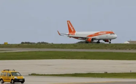 Easyjet Fuel Shortage Fears Ease as Spain Sees 3-to-4-Week Buffer