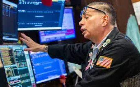 Dow Jones Holds Near Records as Iran Ceasefire Jitters Test Investor Calm