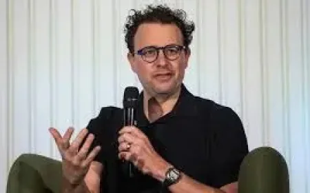 Bnn Bloomberg and the uneasy rise of Mythos in banking and government