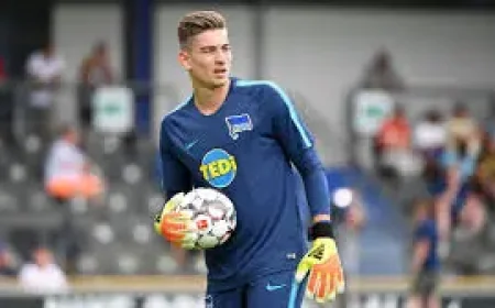 Jonathan Klinsmann breaks neck in Cesena collision, club says