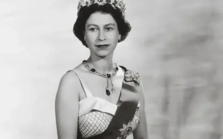 Queen Elizabeth as Buckingham Palace Exhibit Highlights Style and Diplomacy