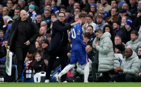 Palmer dismisses Manchester United links and vows to stay at Chelsea