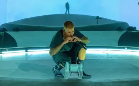 Billie Eilish and the Human Cost of Growing Up Online