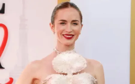 Emily Blunt and the quiet drama of a Schiaparelli premiere moment