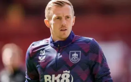 Taylor Jenkins and the Bucks’ 2-Track Offseason Gamble: 1 Meeting, 1 Big Question