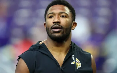 Jonathan Greenard Attends Sixers Game with Big Dom