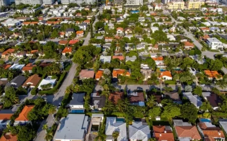 Wealthy Influx in Florida Strains Middle Class and Housing Market