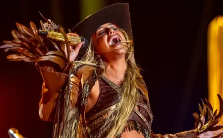 Lainey Wilson Revives Good Vibes with Stagecoach Performance – Review