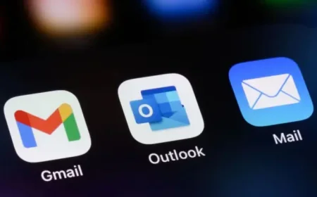 Is Outlook Down? Microsoft Investigates Authentication Glitch as Nearly 900 Reports Mount