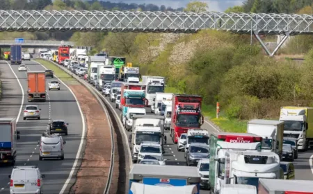 M8 Closed After Lorry Sheds Load: 1 Eastbound Disruption During Rush Hour