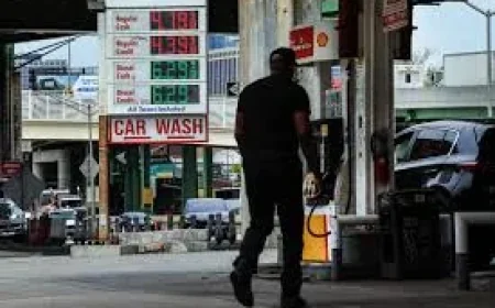 Patrick de Haan Warns Gas Prices Could Rise 10–20 Cents
