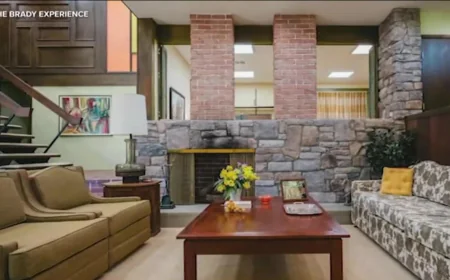 Christopher Knight Opens Brady House Tours at $300 Experience