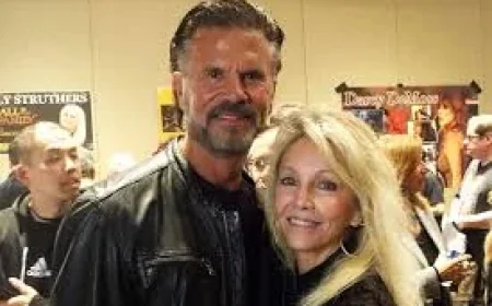 Lorenzo Lamas Greets Heather Locklear at 2026 Expo
