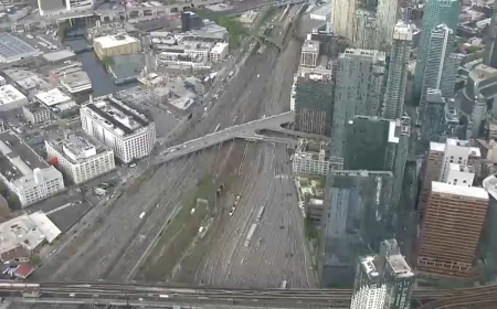 LIRR Evacuates Nearly 900 in Rush Hour Tunnel Disruption