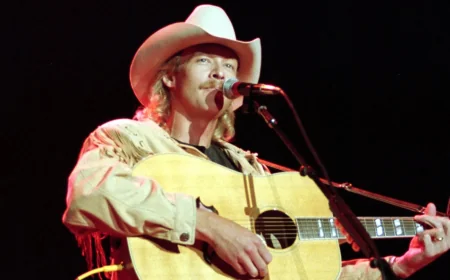 Alan Jackson Turned a Bar Song Into a Three-Week No. 1