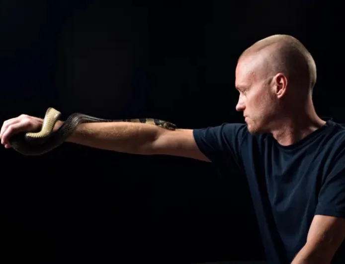 Venin De Serpent: 856 Self-Injected Doses, One Scientific Breakthrough, and the Race for a Universal Antivenom