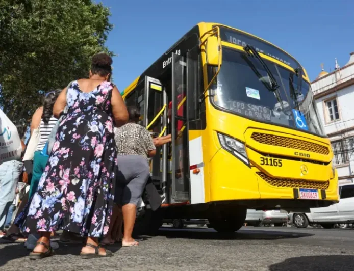 Salvador May Move Toward Women-Only Bus Lines as 2026 Debate Advances