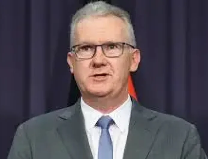 Immigration Turns Into a Defining Fault Line as Debate Hardens