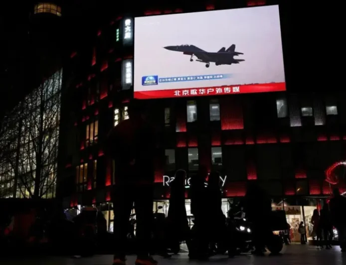 Chinese Aircraft Carrier Liaoning Sails Through Taiwan Strait: 3 Signs This Transit Is Being Read as Routine
