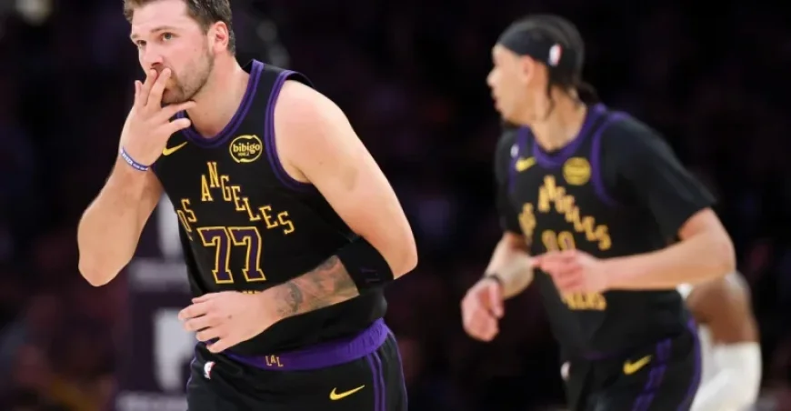 Lakers Dominate Cavs with Strong Third Quarter Victory