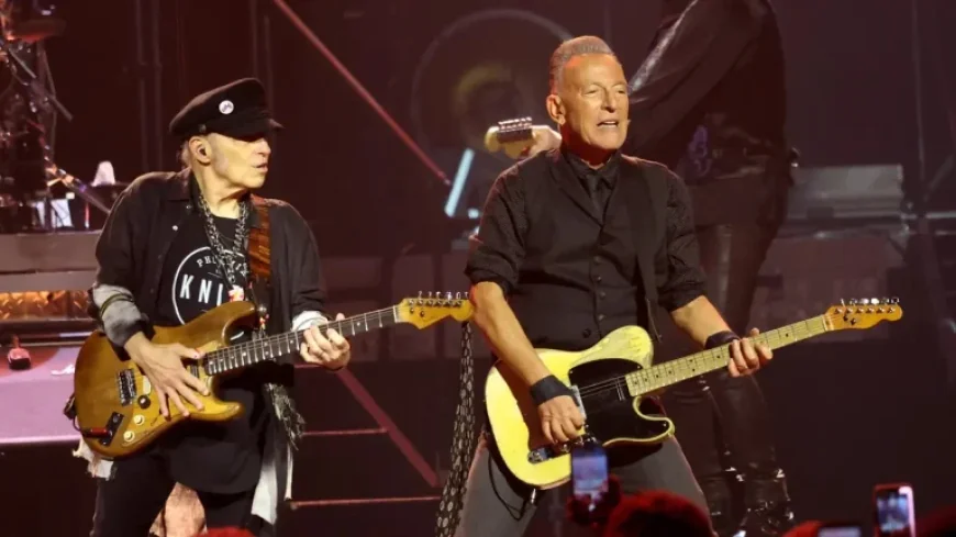 Bruce Springsteen Thrills Minneapolis Audience on Opening Night