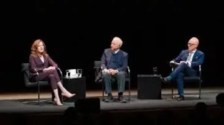 Amy Coney Barrett onstage in Santa Fe: a scripted conversation meets the public’s appetite for the Court